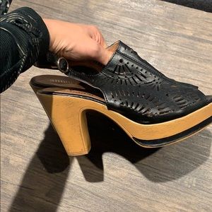 Cute platforms!! Super comfy and not heavy at all!